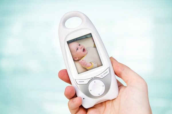 Video chůvička je finančně náročnější