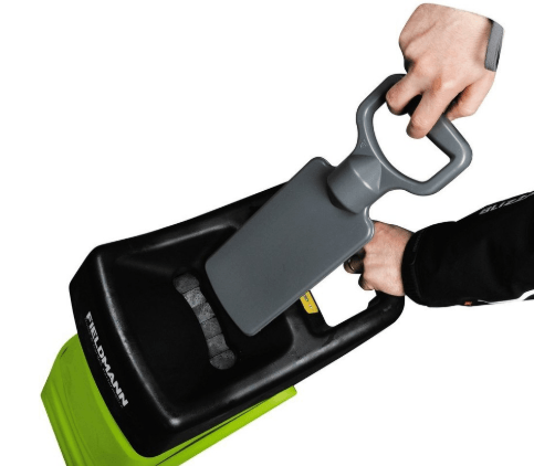 Praktické pěchovadlo - model Fieldmann 4020-E