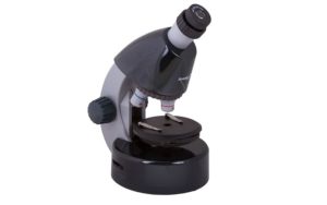 Černý mikroskop