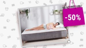 Žena odpočívá na matraci ve slevě